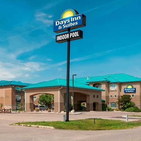 Days Inn & Suites By Wyndham Brandon Kültér fotó