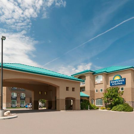 Days Inn & Suites By Wyndham Brandon Kültér fotó